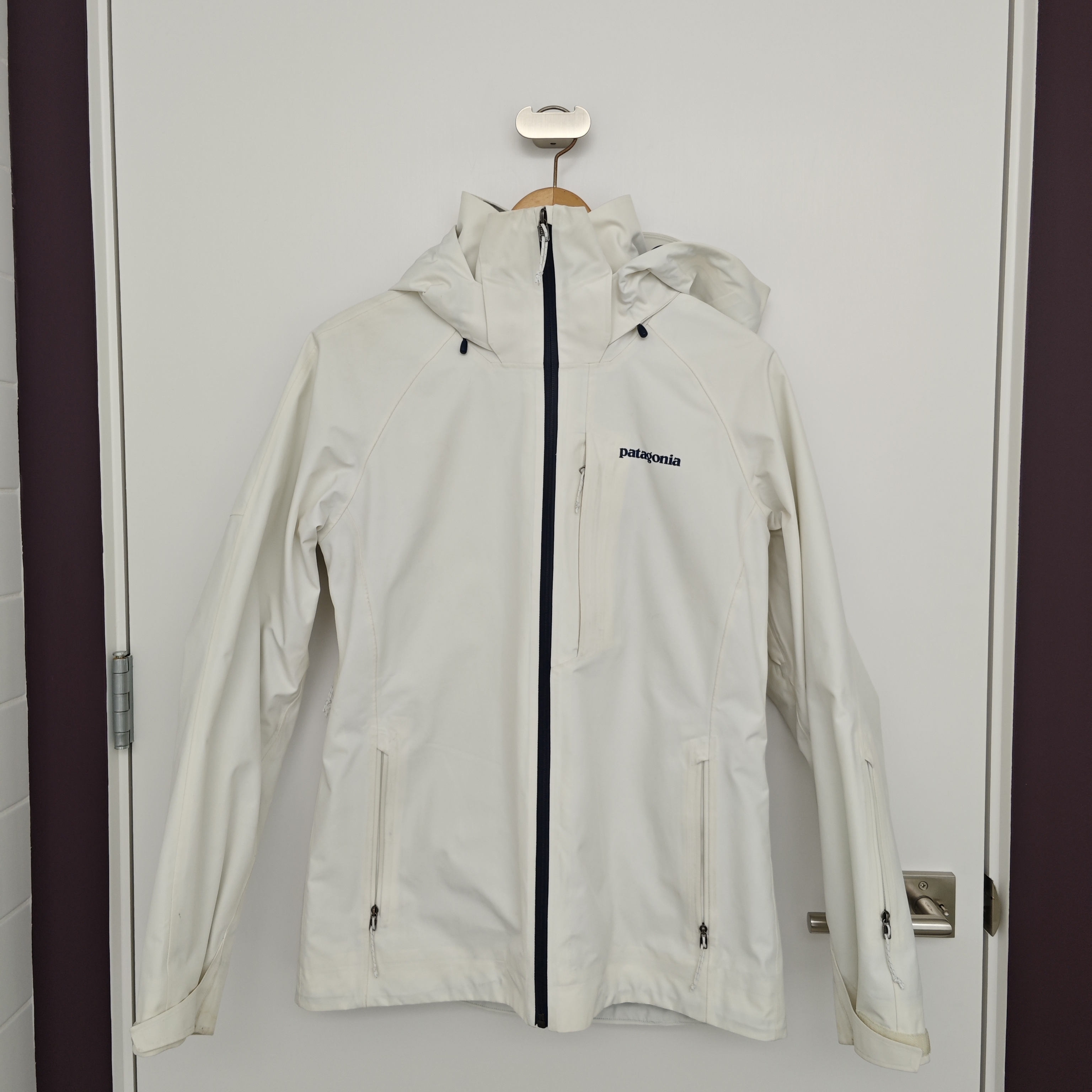 Patagonia Insulated Powder Bowl Ski Jacket Women’s S Recco Cream/Navy
